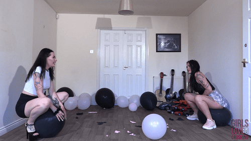 Tiana & Char - Balloon Popping Fun (Wide Angle)
