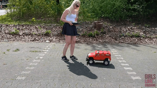 Juliette 1 - RC Hummer Crush