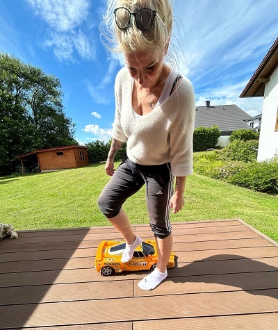 akira-socks-model-car